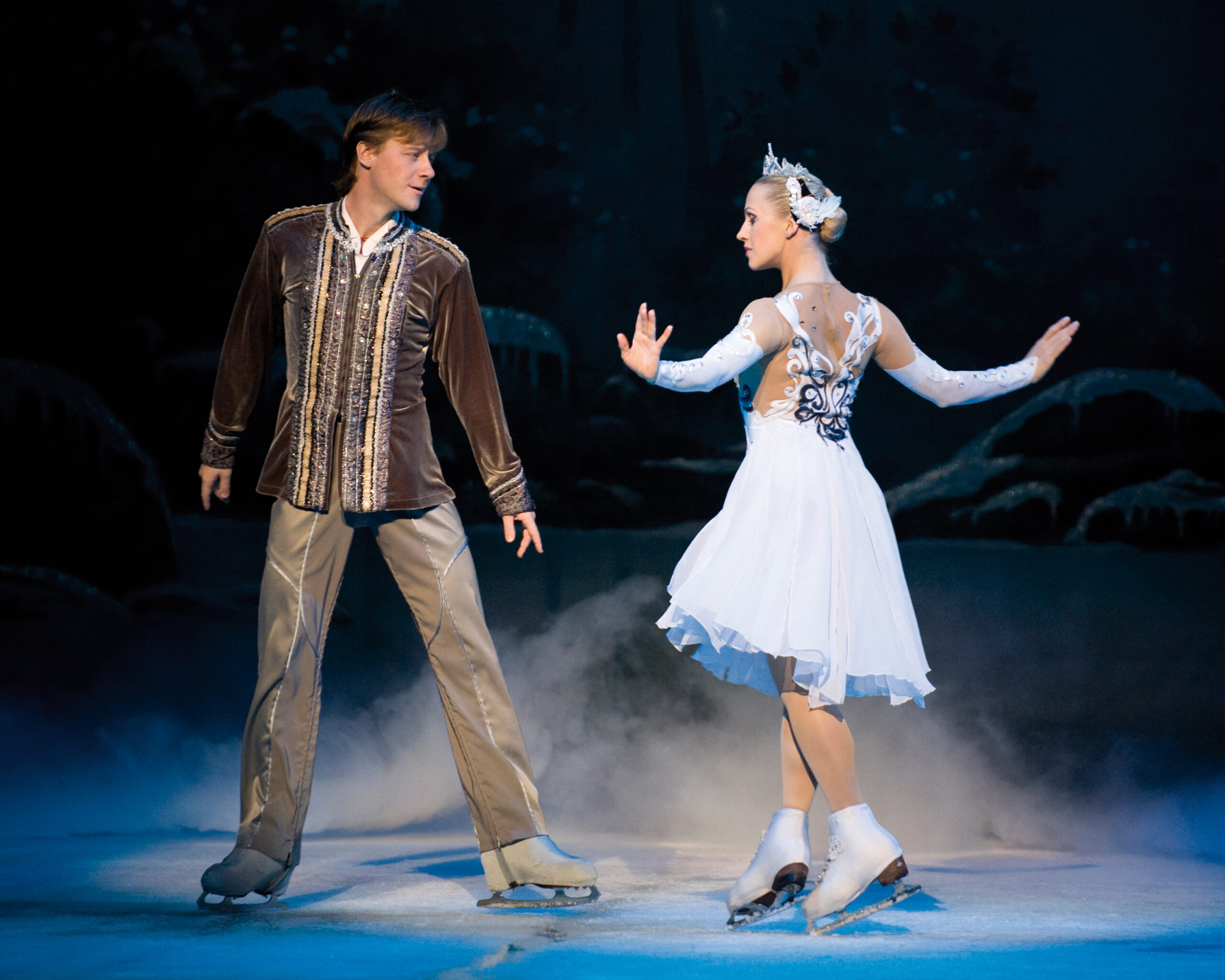 DSC_8358-Swan_Lake_on_Ice_-_Photographer_David_Wyatt-1-scaled