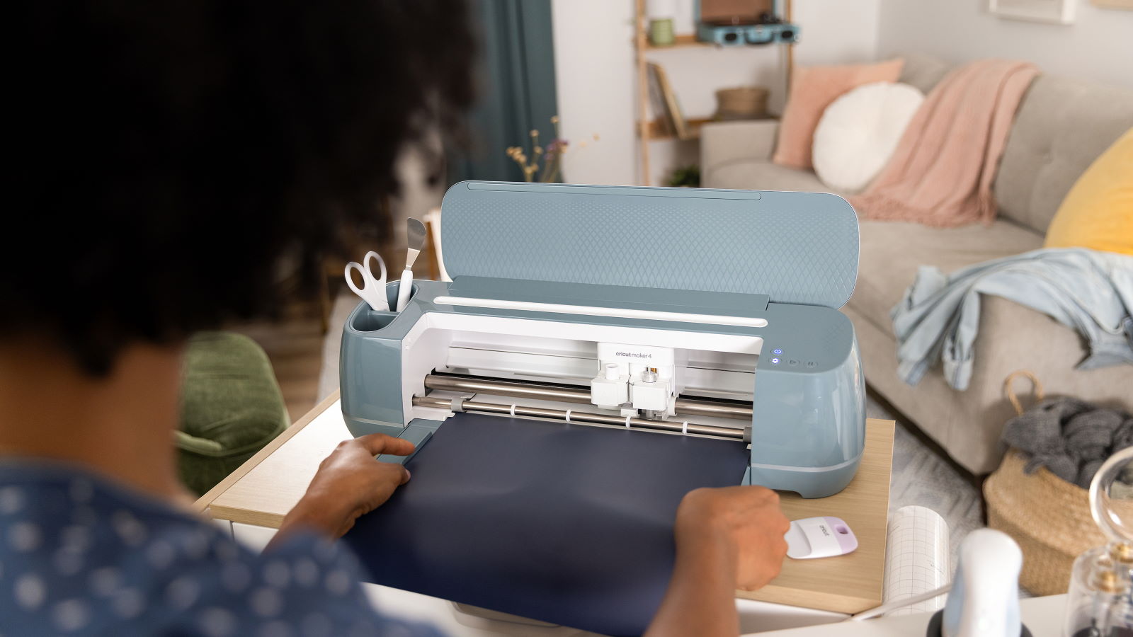 2011080-cricut-maker-4-smart-cutting-machine-5-1