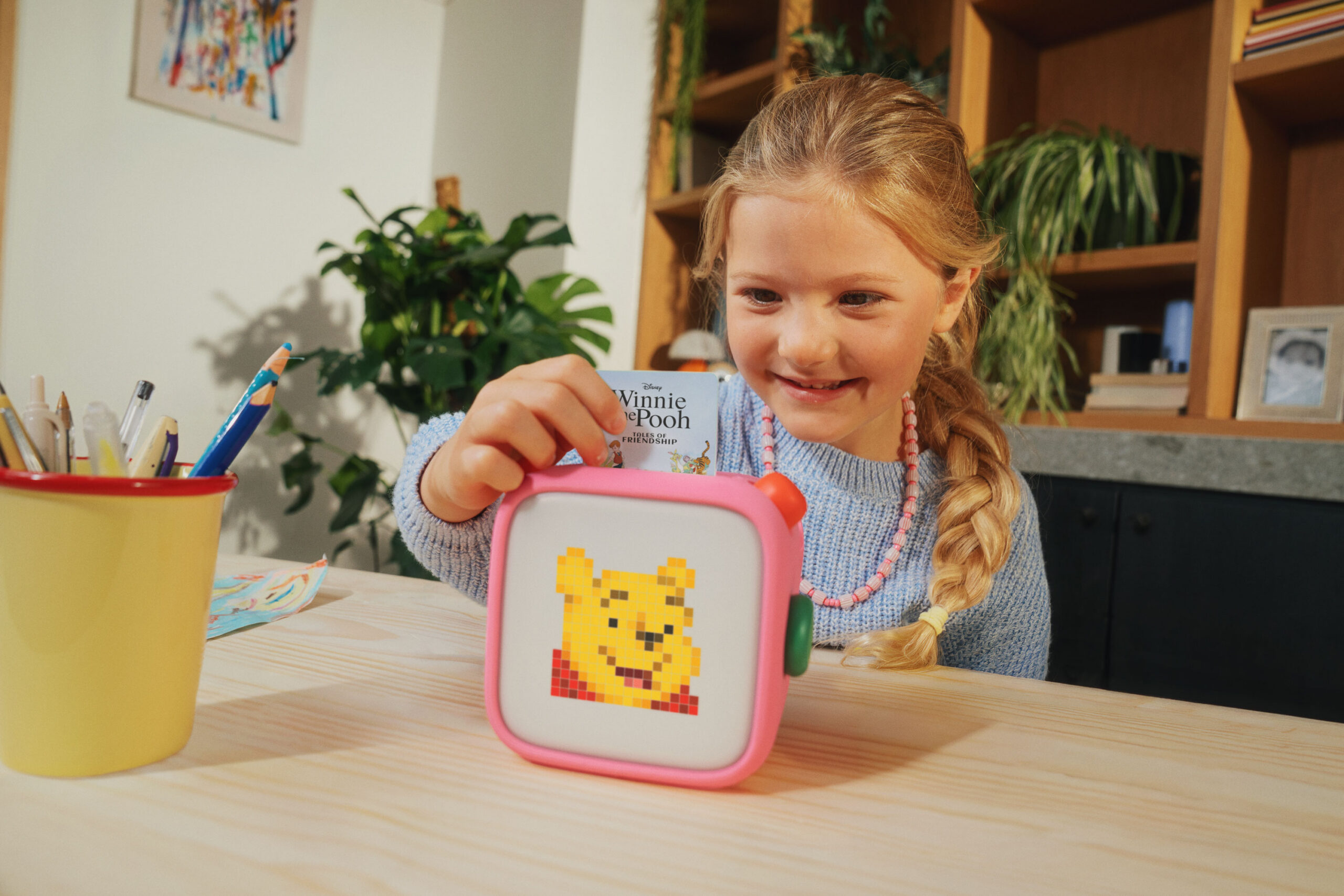 Y5000_Winnie-the-Pooh-Tales-of-Friendship_4th-Gen_Player_Lifestyle_v1-1-scaled